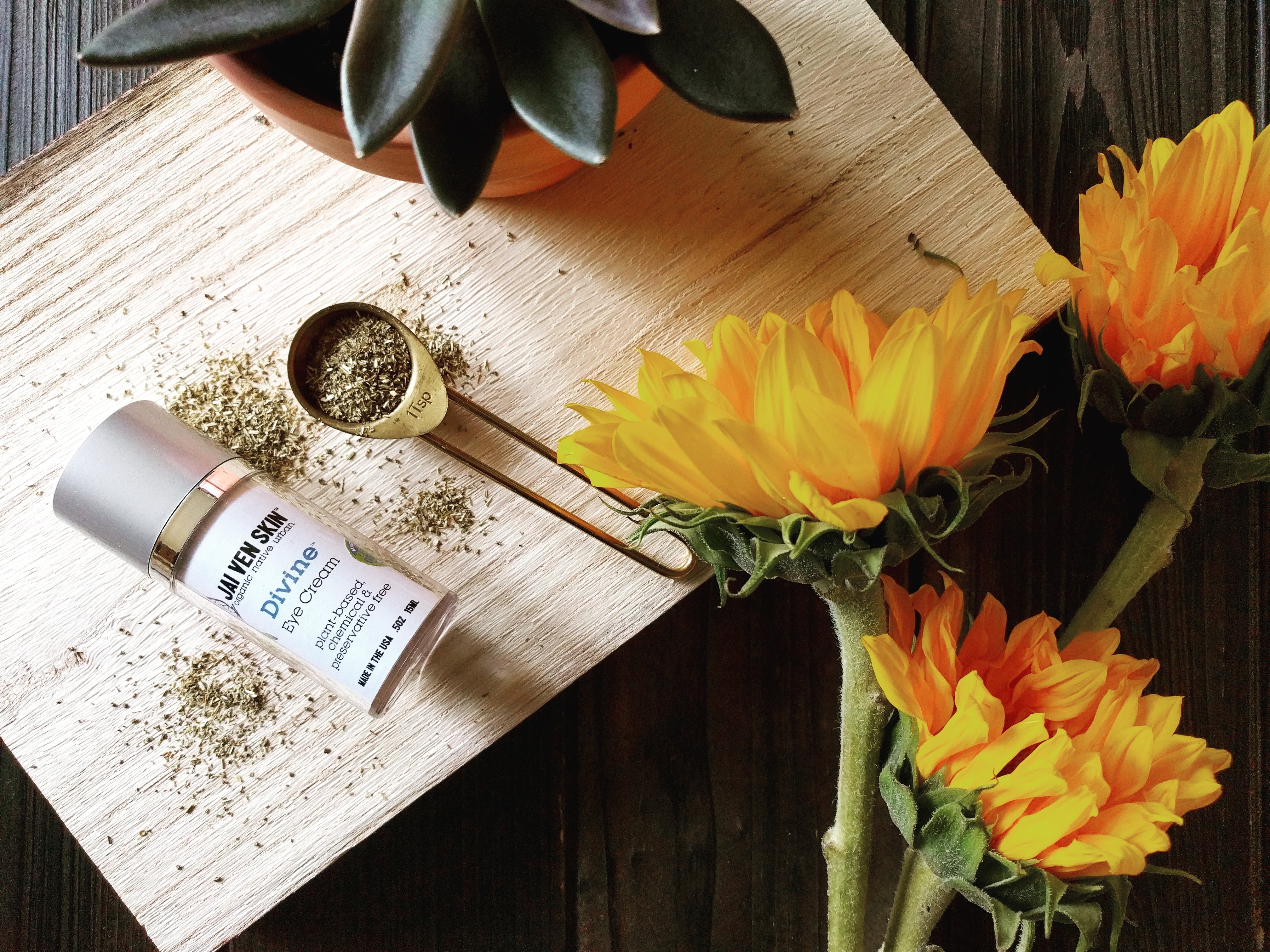 5 ESSENTIALS OF A GREAT SKINCARE ROUTINE
